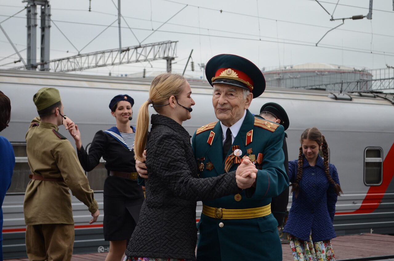 В Новороссийск прибыл ретро-поезд «Победа»