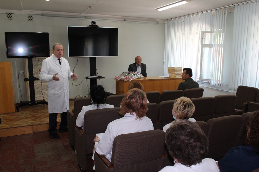 Поздравили медицинских работников Краснодарского краевого клинического госпиталя для ветеранов войн